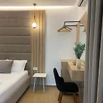 Kuburi Hotel