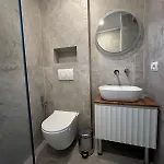 Kuburi מלון 4*