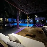 Kuburi Hotel Ksamil