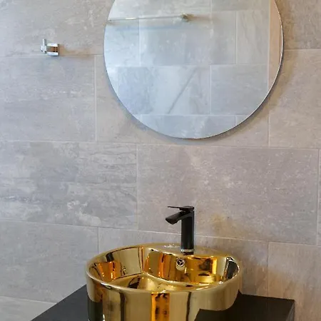 Kuburi Hotell
