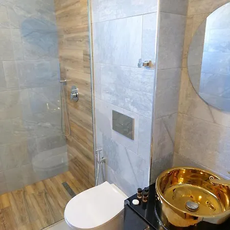 Kuburi 4* كساميل