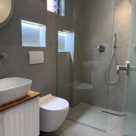 Kuburi Hotell