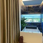 Kuburi Отель Ксамил
