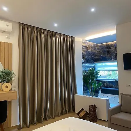 Kuburi Hotel 4*