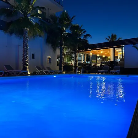 Hotel Kuburi 4*