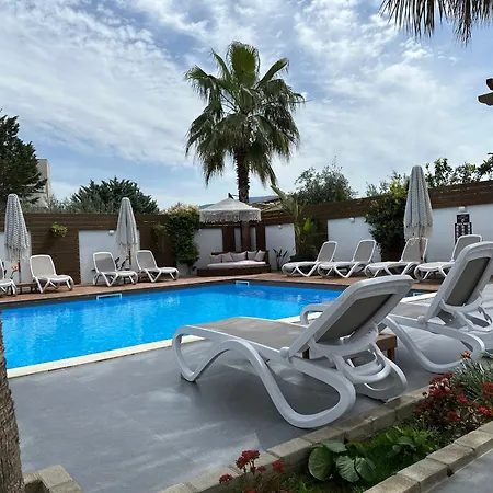 Hotel Kuburi 4*