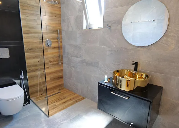 Hotel Kuburi 4*