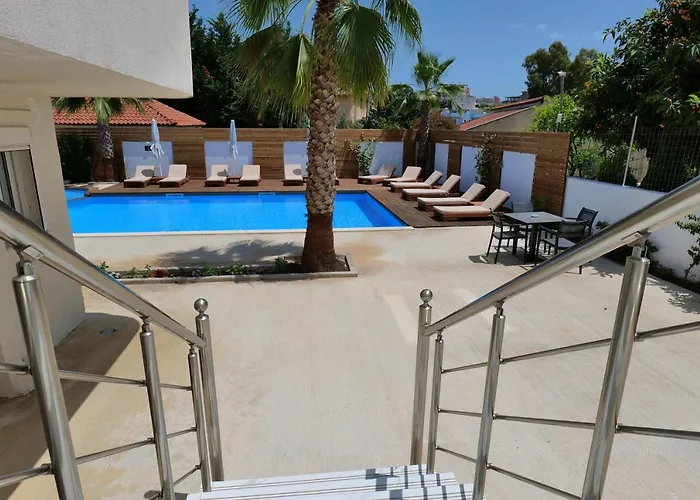 Hotel Kuburi 4*