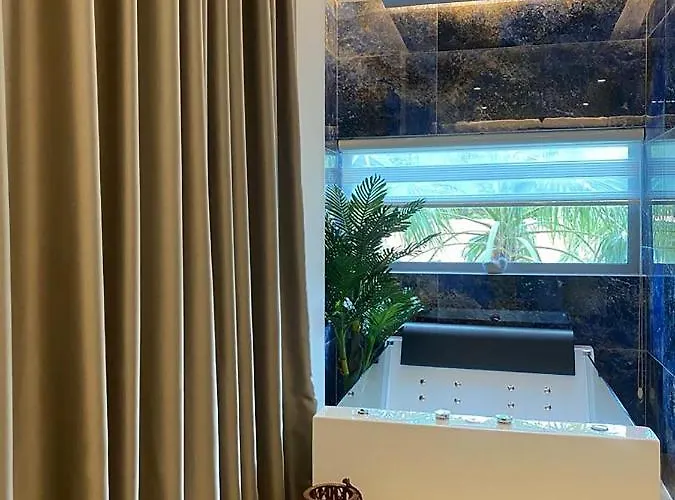 Kuburi Hotel Ksamil